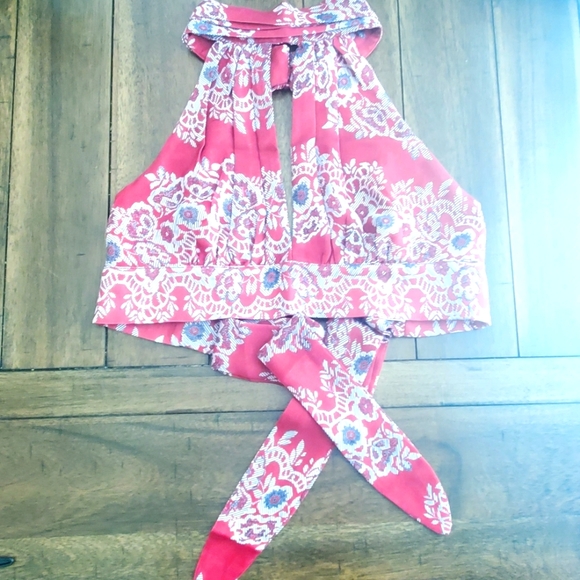 Joeoy Tops - NWOT Maroon Flowered Cropped Top With Laced Open Back Tie Summer Top Size S